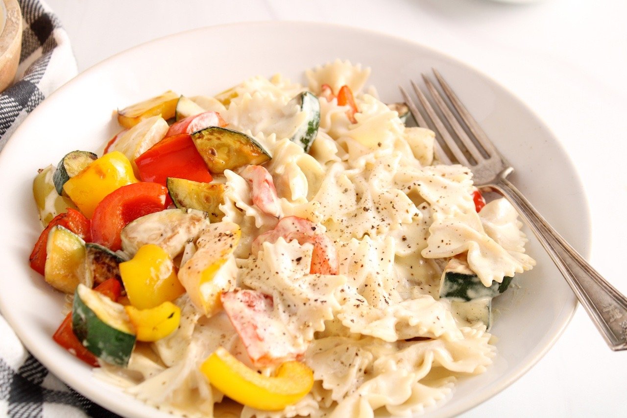 Vegan White Sauce (basic creamy sauce for pasta) - Plant Based Jess