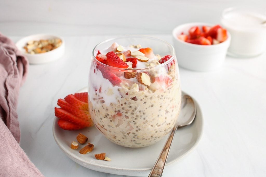 Strawberry Overnight Oats Recipe - Belle of the Kitchen