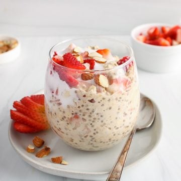 Strawberry Overnight Oats Recipe - Belle of the Kitchen