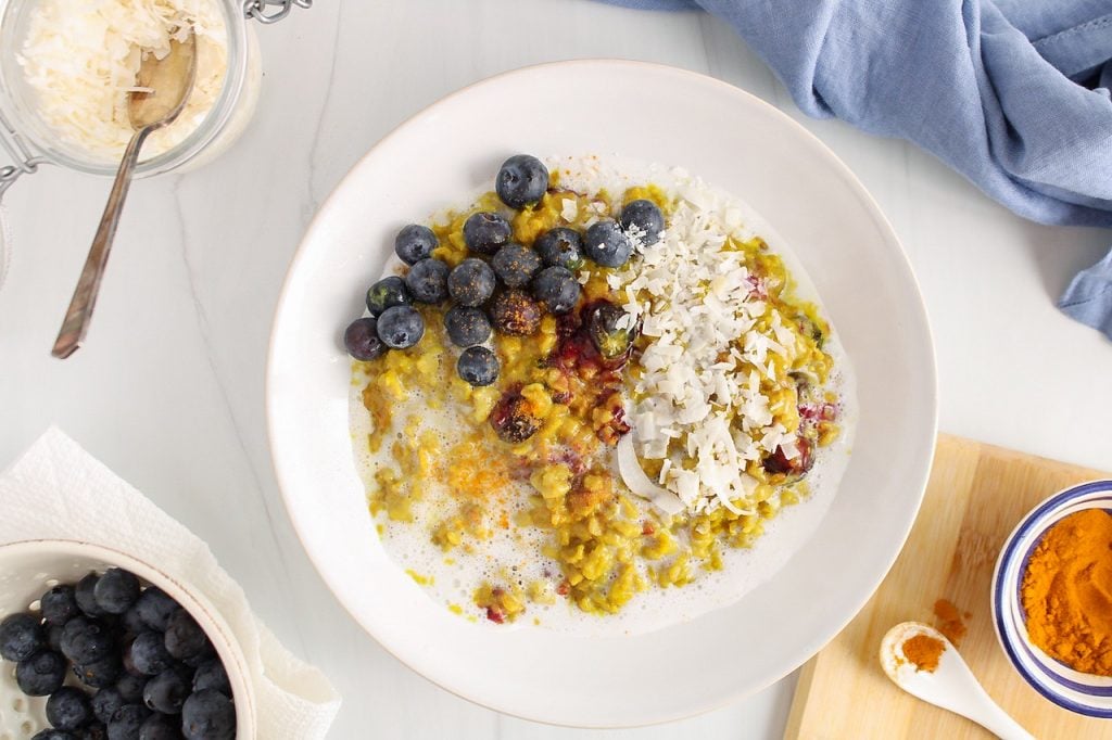 Coconut Berry Oatmeal Breakfast Bowl