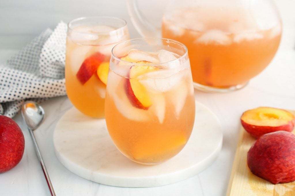 Iced Peach Oolong Tea - Tomato Blues