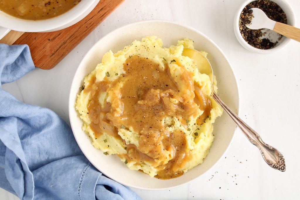 Caramelized Onion Gravy (for Bangers and Mash) - Whole Lotta Yum