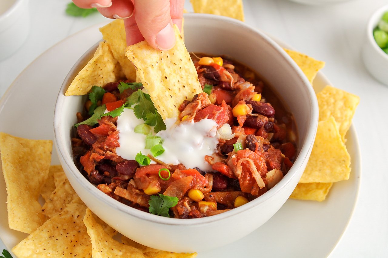 Vegan Jackfruit Chili with Beans (Easy & Healthy)-image
