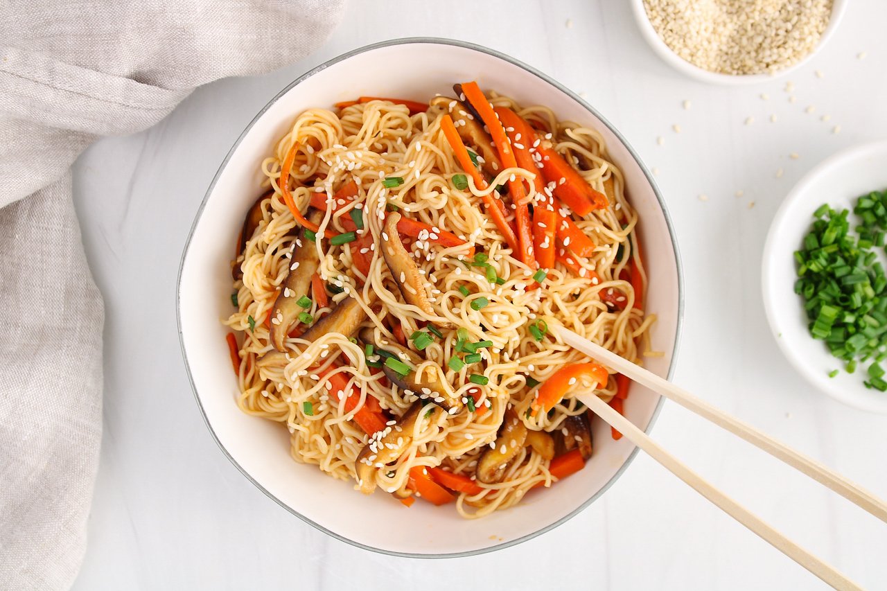 Spicy Garlic Ramen Noodles (with Shiitake) Plant Based Jess