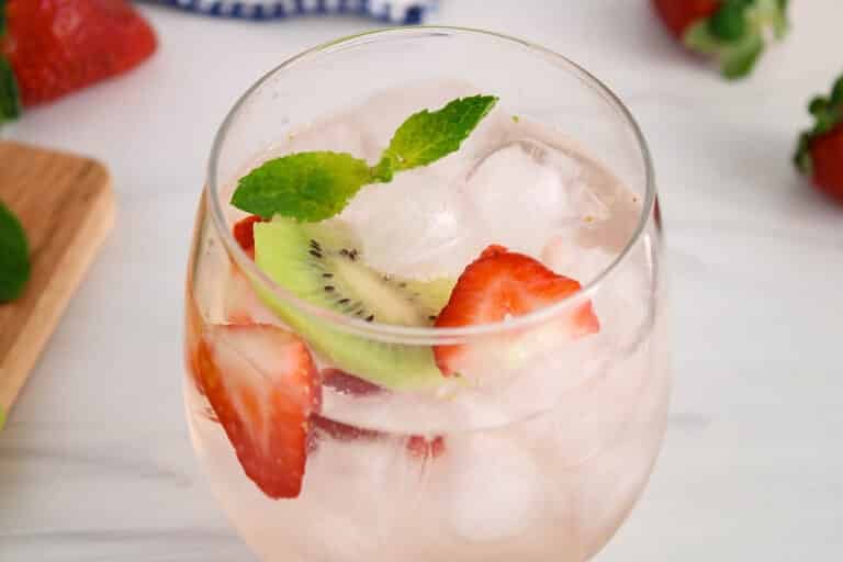 Strawberry Kiwi Flavored Water Plant Based Jess