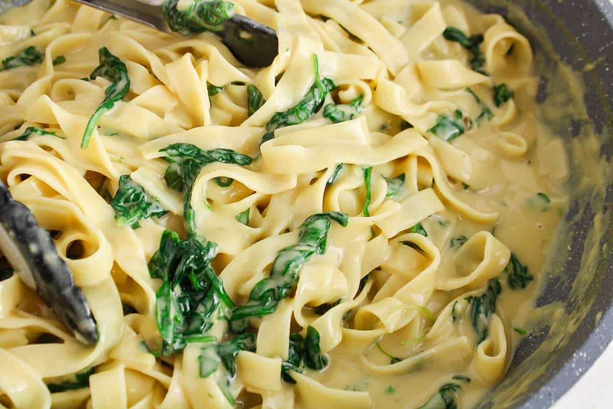Creamy Vegan Spinach Pasta - Plant Based Jess