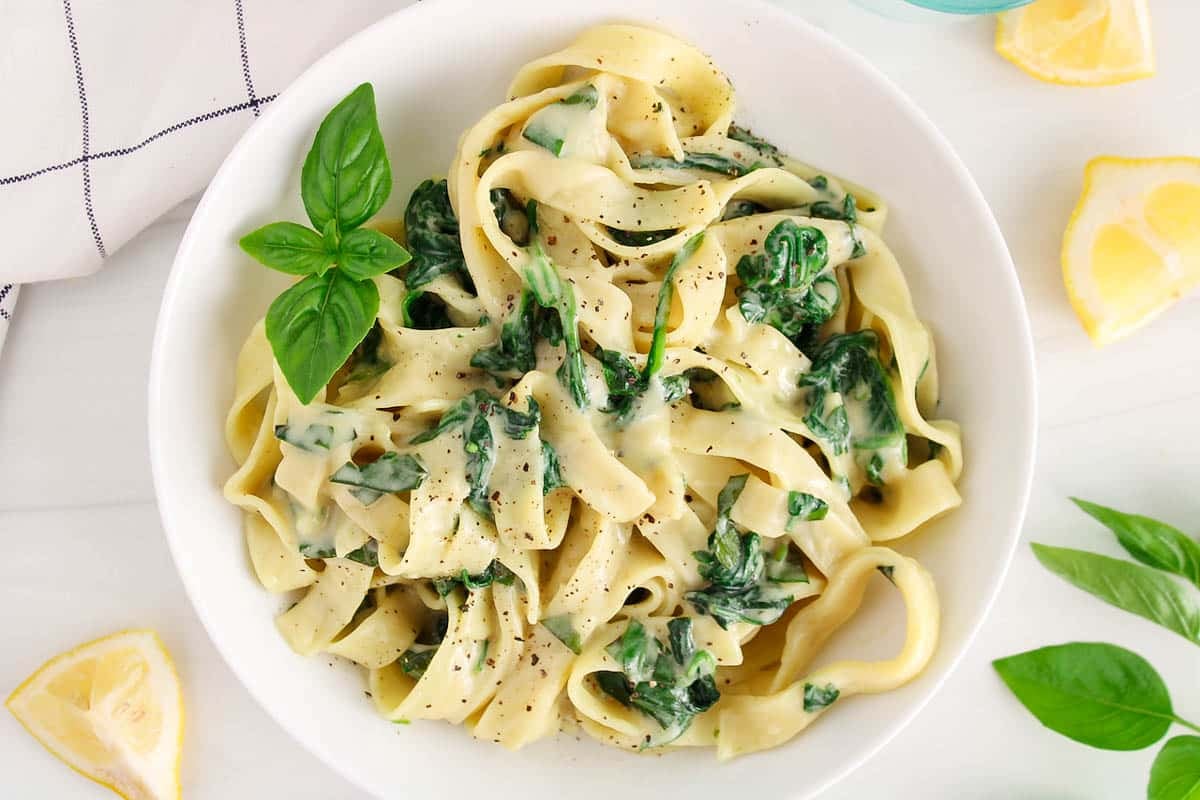 Creamy Vegan Spinach Pasta - Plant Based Jess