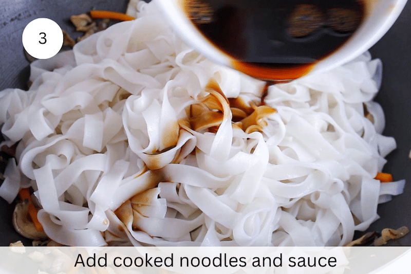 In process picture: add cooked noodles and sauce.