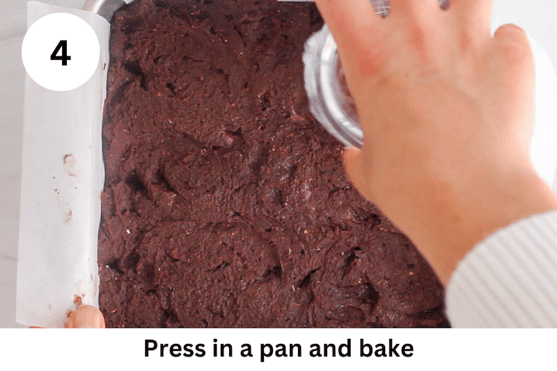 In process picture: Press in a pan and bake.