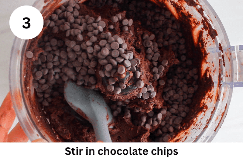 In process picture: stir in the chocolate chips.