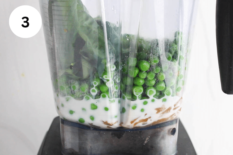 Peas, milk and onion in a blender.