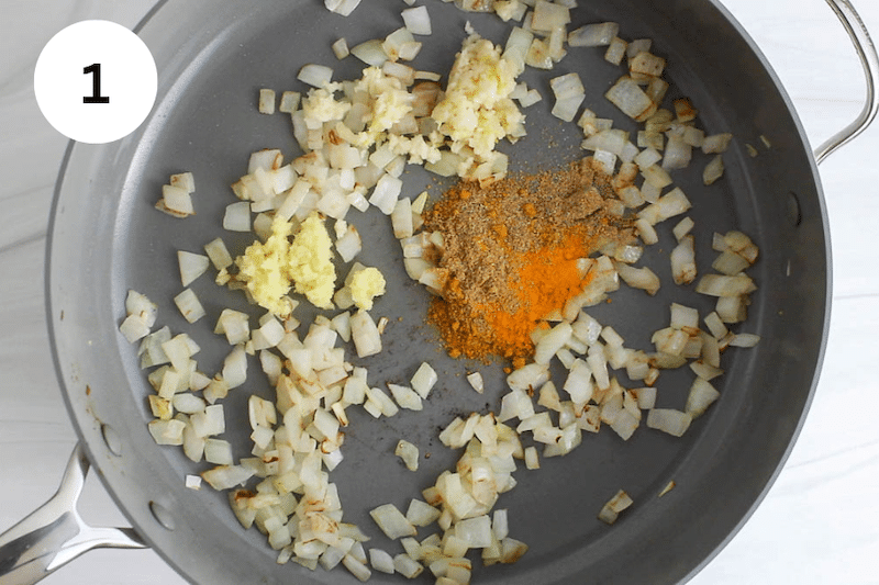Cook the onions with spices, ginger and garlic.